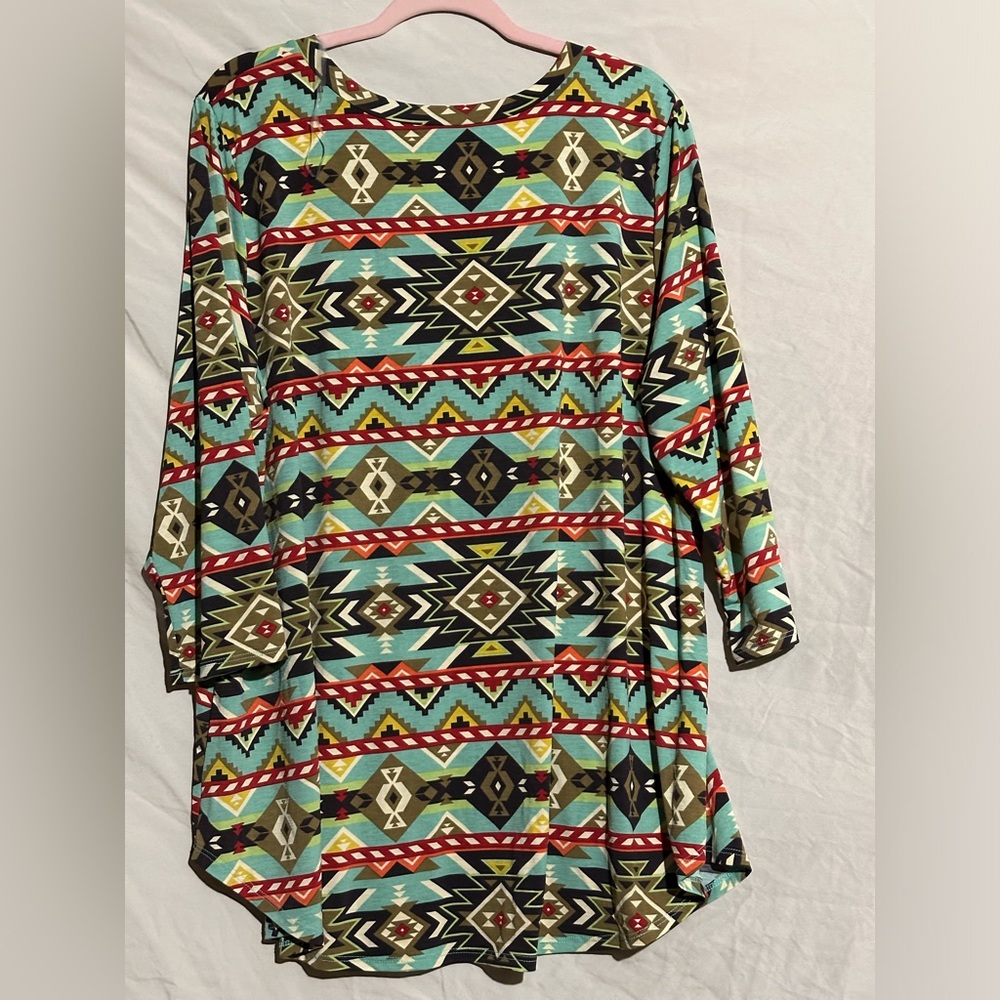 Honeyme Curvey shirt NWOT 3xl